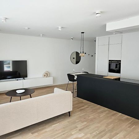 New Spacious Two Bedroom Center With Parking, Near Public Transport Luxembourg Bagian luar foto