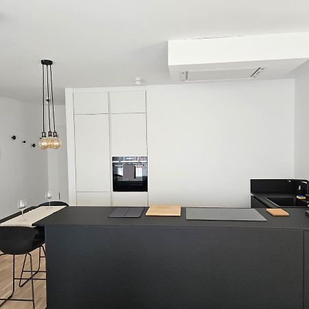 New Spacious Two Bedroom Center With Parking, Near Public Transport Luxembourg Bagian luar foto