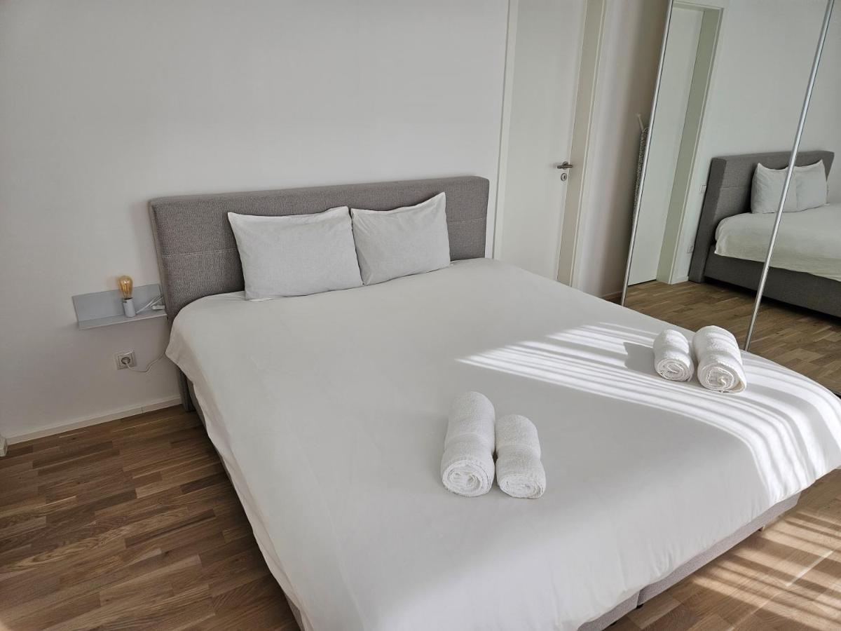 New Spacious Two Bedroom Center With Parking, Near Public Transport Luxembourg Bagian luar foto